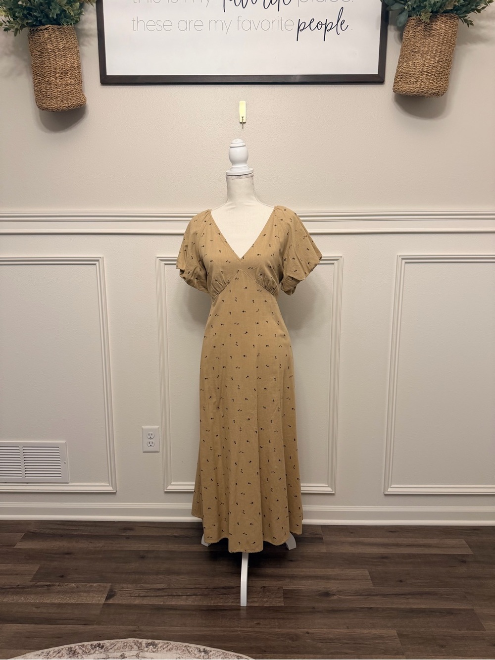 Universal Thread Mustard Maxi Dress with V-Neck and Puff Sleeves